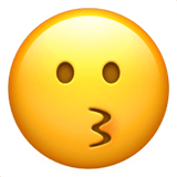 Загрузить фотку смайлика Поцелуйное лицо от Apple iOS без фона в ПНГ